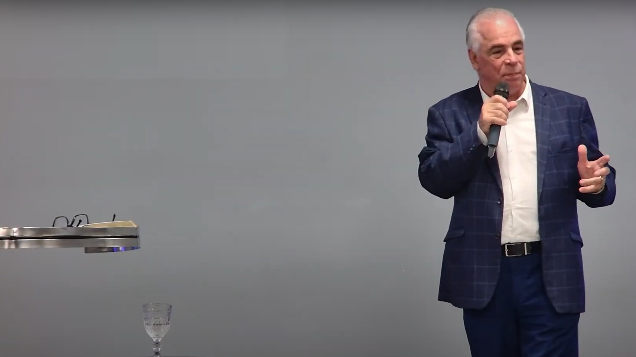 Reunião de Crescimento Espiritual (RCE), liderado pelo Apóstolo Jair de Oliveira