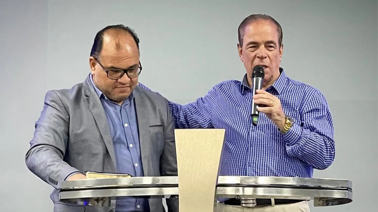 Pr. Nelo e Ap. Jair
